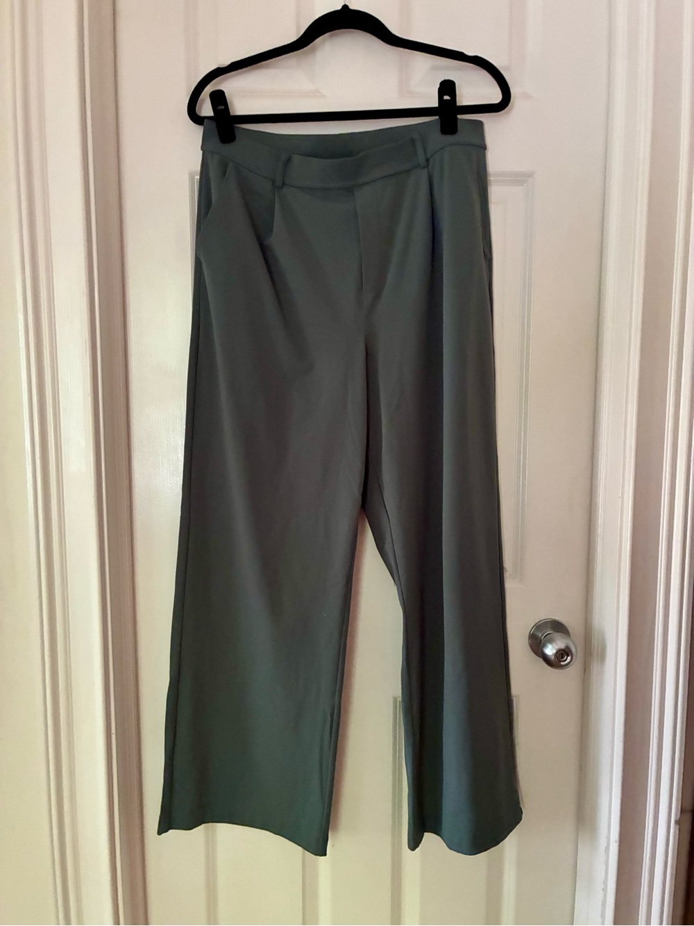 Halara Wide-Leg Dress Pants in Sage Green